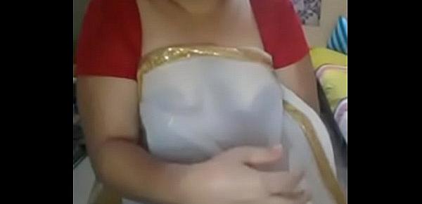  desi mallu aunty pressing nipple herself part 1
